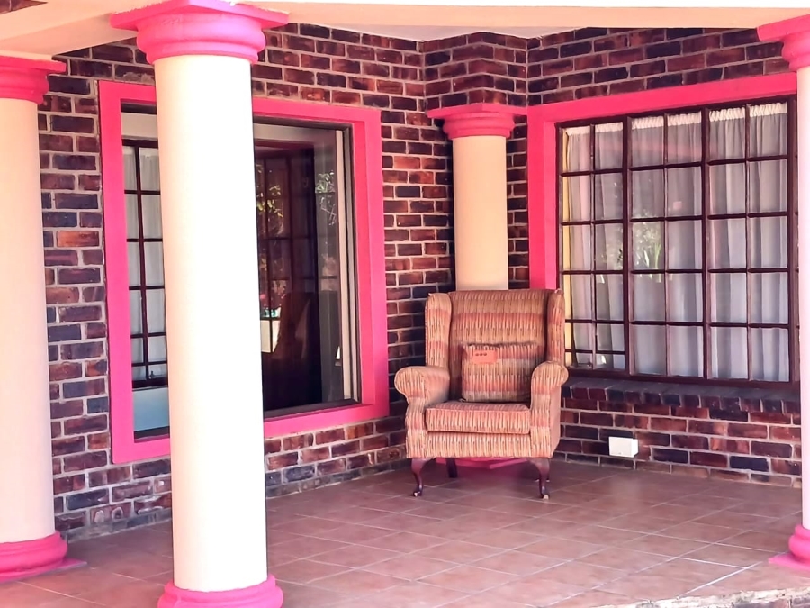 8 Bedroom Property for Sale in Cashan North West